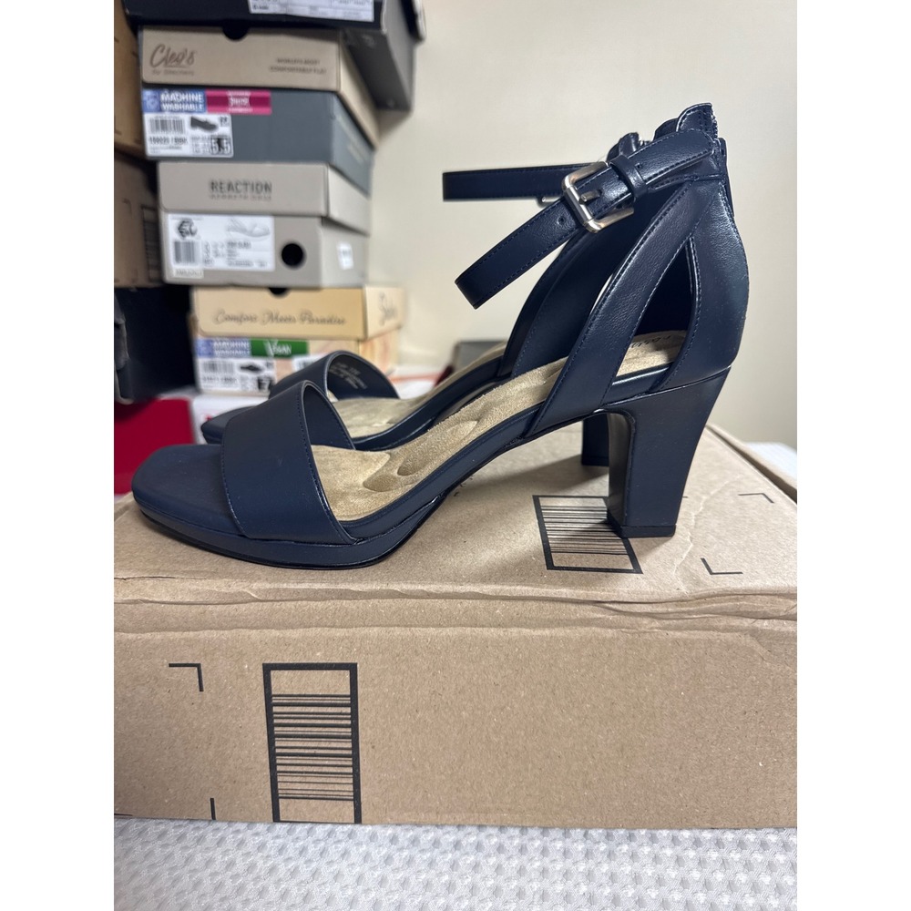 Easy Street Sandal Women 10M 31-4080 Navy Blue Block Heel Square Toe NWOB